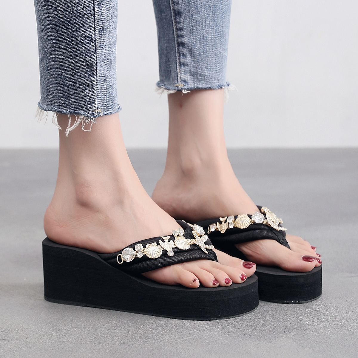 Вьетнамки с ракушкой