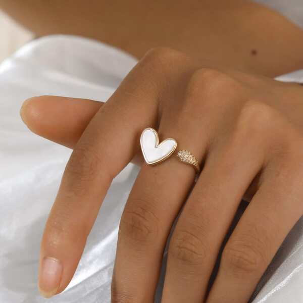 

Heart Decor Cuff Ring, Gold