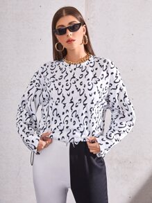 SHEIN EZwear 1入組滿版印花袋鼠口袋落肩袖套頭衫 - 黑與白 - 查看 4