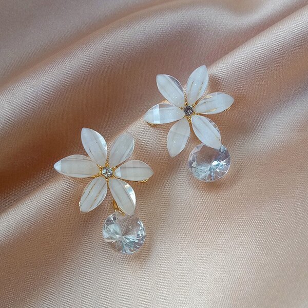 

Zircon Decor Flower Earrings, White