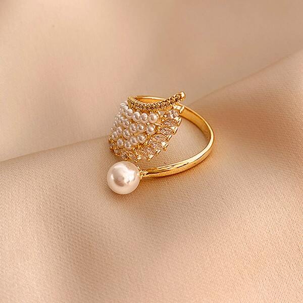 

Faux Pearl Wing Design Ring, Gold