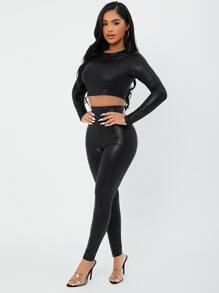 SHEIN SXY de cocodrilo en relieve Camiseta corta & Pantalones Conjunto