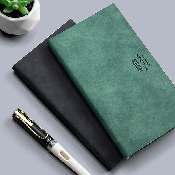 

1pc Letter Graphic Random Color Plan Notebook, Multicolor