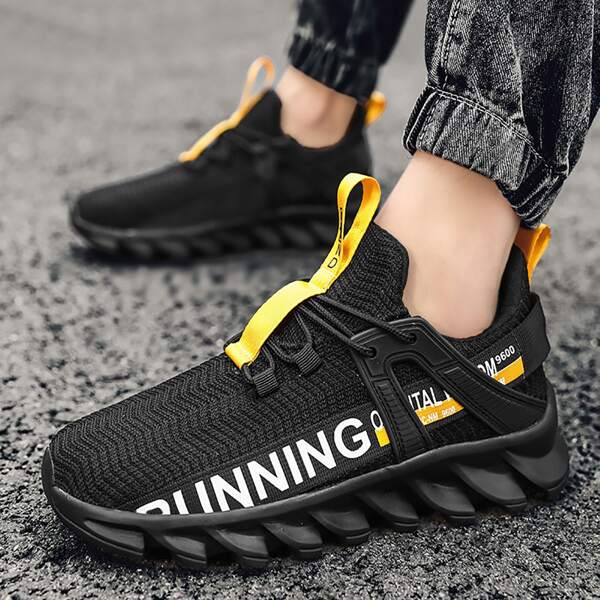 

Men Letter Graphic Breathable Lace-up Front Running Shoes, Black