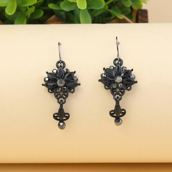

Rhinestone Detail Drop Earrings, Gun black