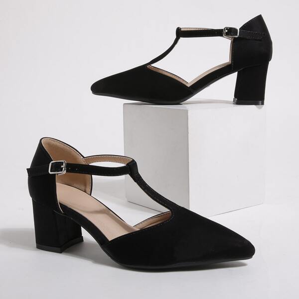 

Minimalist Chunky Heeled T Strap Pumps, Black