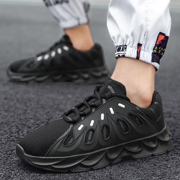 

Men Breathable Lace-up Front Chunky Sneakers, Black