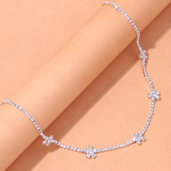 

Rhinestone Flower Decor Necklace, Silver