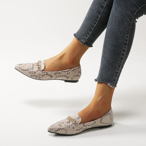 

Snakeskin Pattern Chain Decor Textured Flats, Multicolor