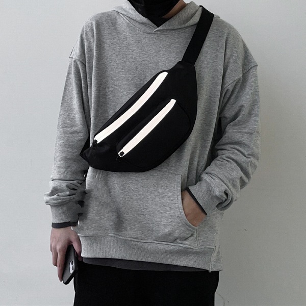 

Men Colorblock Fanny Pack, Black