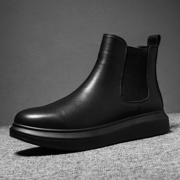 

Men Minimalist Chelsea Boots, Black