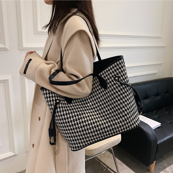 

Houndstooth Graphic Tote Bag, Black