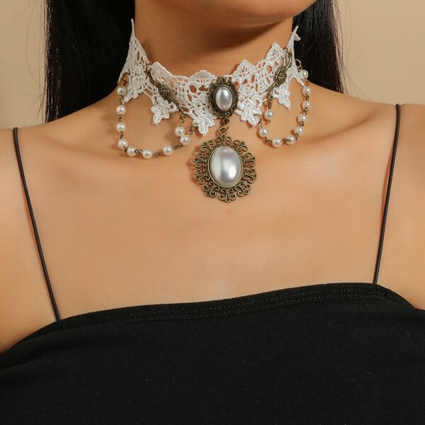 

Flower & Faux Pearl Decor Choker, White