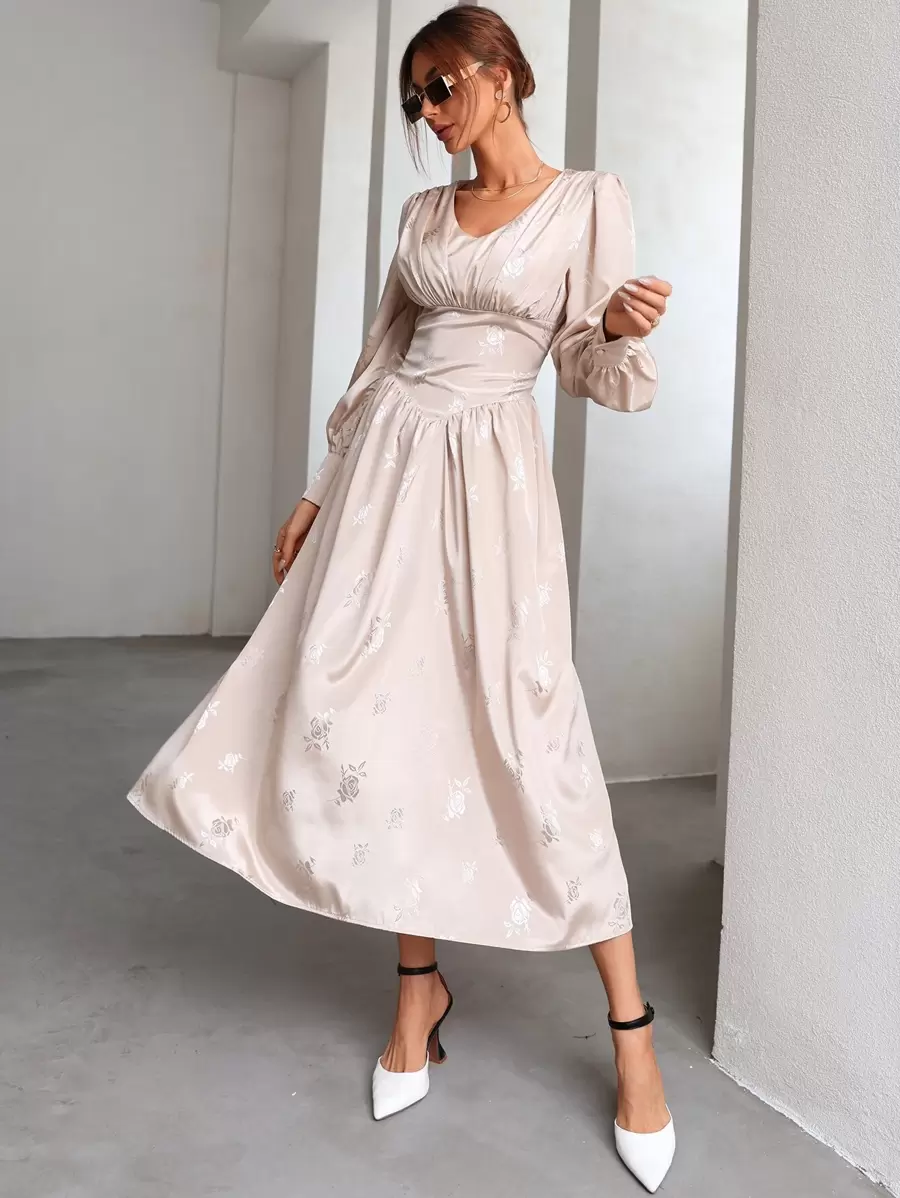 Modelyn 提花胸部褶皺燈籠袖緞面洋裝