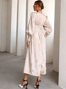 Modelyn 提花胸部褶皺燈籠袖緞面洋裝