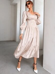 Modelyn 提花胸部褶皺燈籠袖緞面洋裝