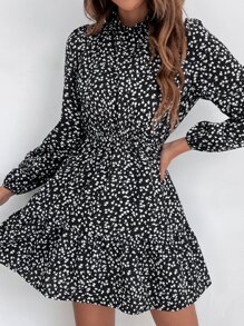 SHEIN Frenchy Đầm viền lá sen Họa tiết hoa Boho - Đen và trắng - Xem 4