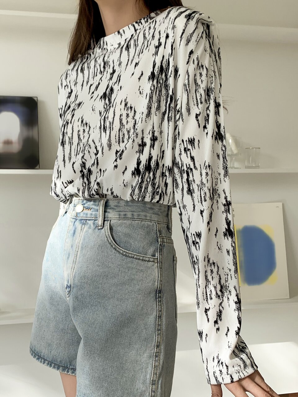 Allover Print Shoulder Pads Split Hem Tee