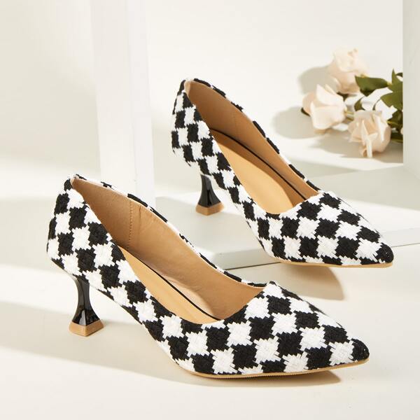 

Colorblock Pyramid Court Heels, Black and white