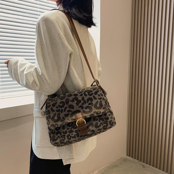 

Leopard Pattern Buckle Decor Shoulder Bag, Multicolor
