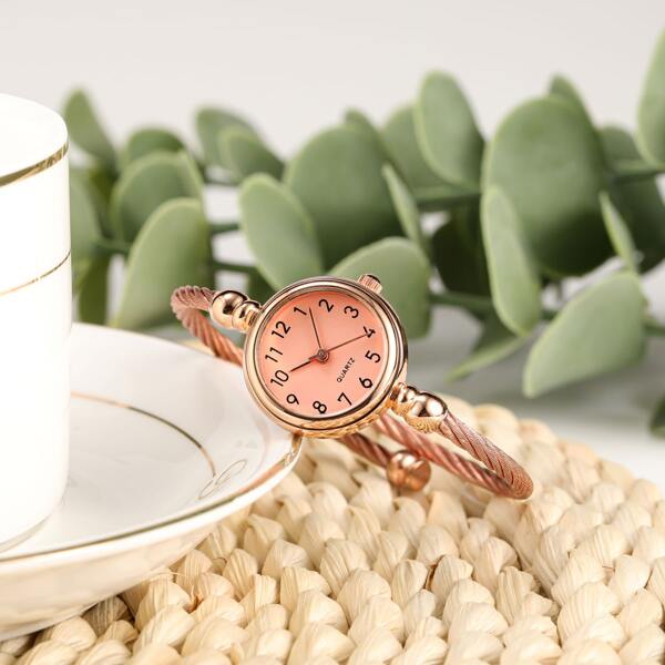 

Round Pointer Quartz Watch