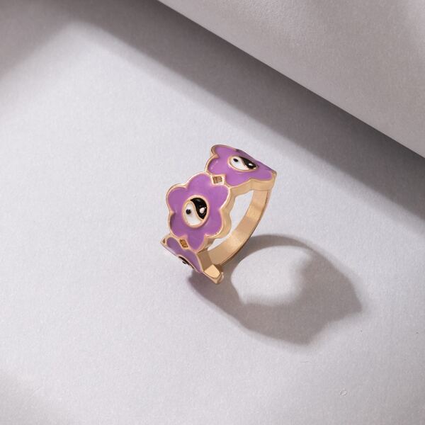 

Yin & Yang Flower Decor Ring, Multicolor