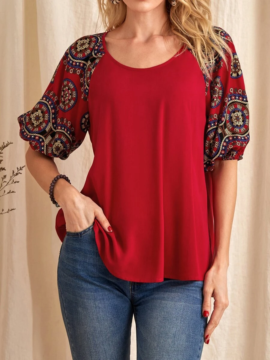 EMERY ROSE Top con estampado de dibujo de manga raglán - Rojo - Ver 1