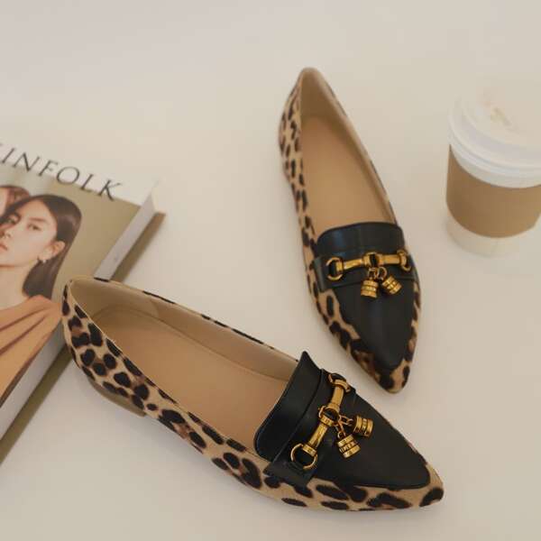

Leopard Pattern Point Toe Loafers, Multicolor