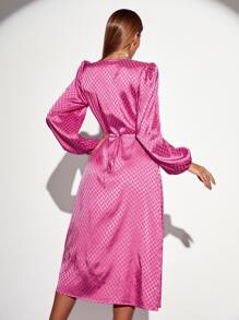 滿版菱形印花燈籠袖圍裹下擺後綁帶緞面連衣裙 - 粉色 - 查看 2