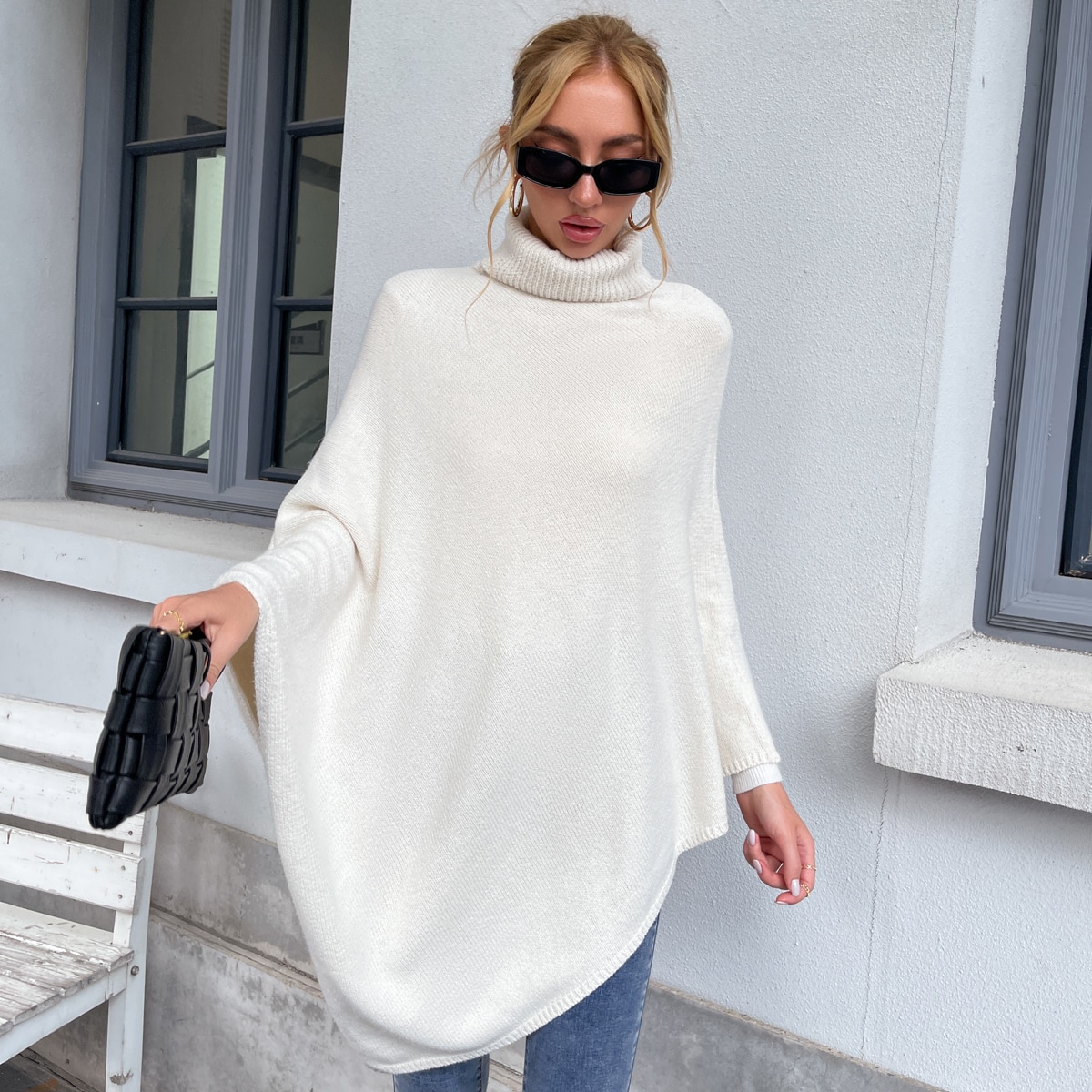 Пончо с высоким воротником вязаный