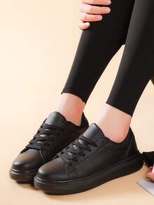 Minimalist Lace-up Front Skate Shoes - Black - View 3