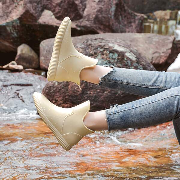 

Minimalist Slip-On Rain Boots, White