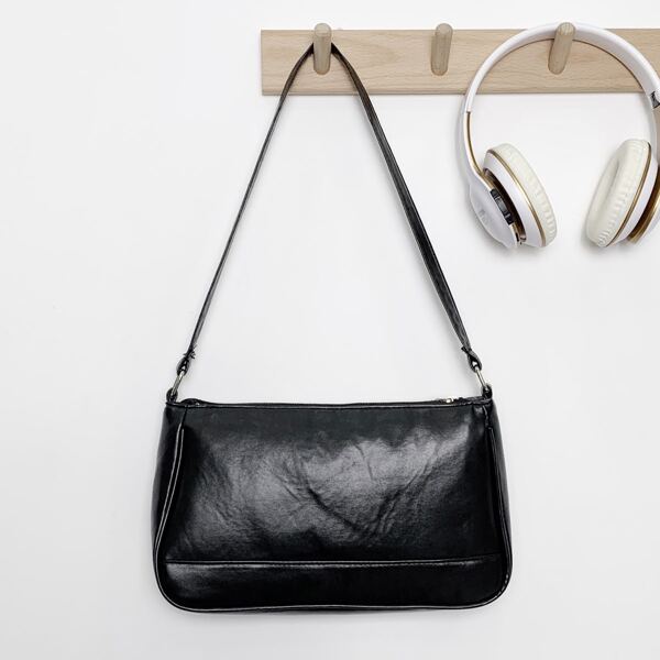

Minimalist Baguette Bag, Black