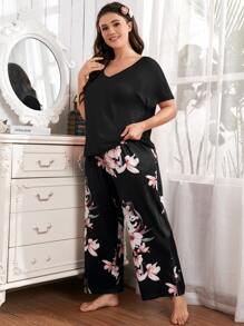 Plus Floral Print Pyjama Set - Black - View 3