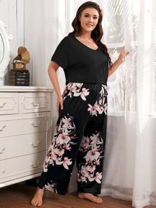 Plus Floral Print Pyjama Set - Black - View 4