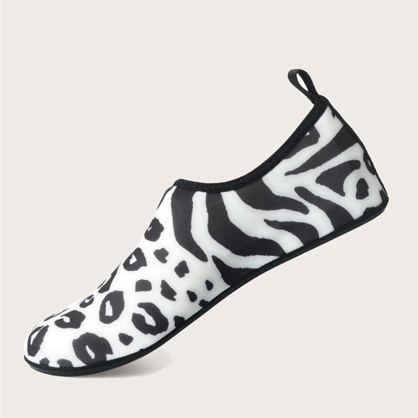

Two Tone Zebra Stripe Aqua Socks, Multicolor
