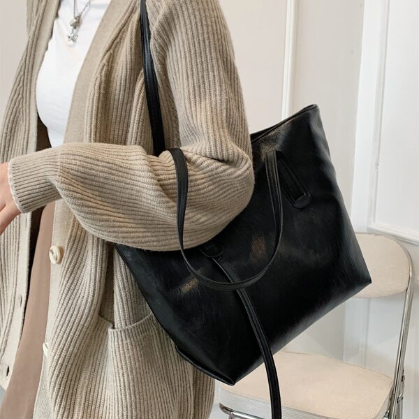 

Minimalist Shoulder Tote Bag, Black