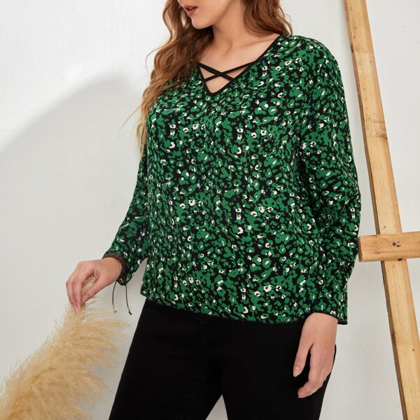 

Plus Allover Floral Criss-cross Blouse, Green