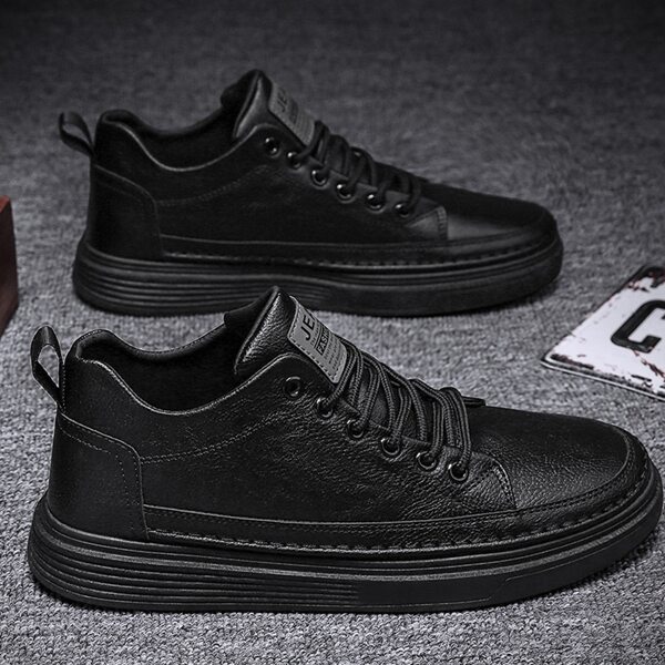 

Men Minimalist Lace-up Front Sneakers, Black