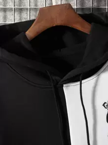 Manfinity Homme Men Floral & Japanese Letter Graphic Two Tone Drawstring Thermal Hoodie - Black and White - View 5