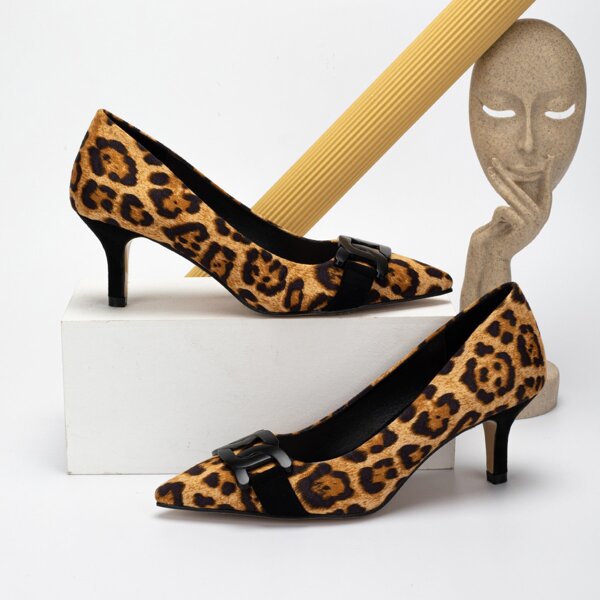 

Chain Decor Leopard Court Heels, Multicolor