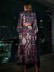 GENKIRA 滿版印花燈籠袖前打結短款上衣和高腰半身裙 - 彩色 - 查看 2