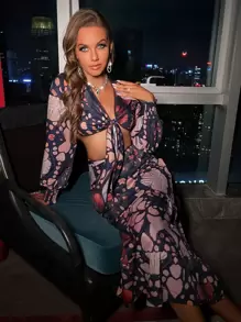 GENKIRA 滿版印花燈籠袖前打結短款上衣和高腰半身裙 - 彩色 - 查看 4