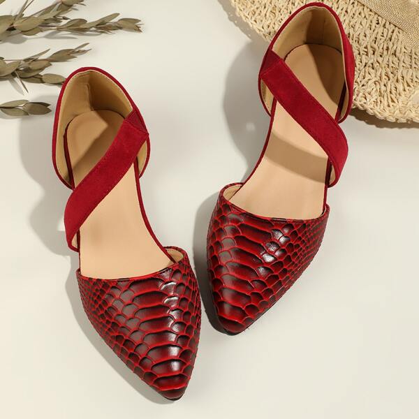 

Fish Scale Graphic Point Toe Flats, Red