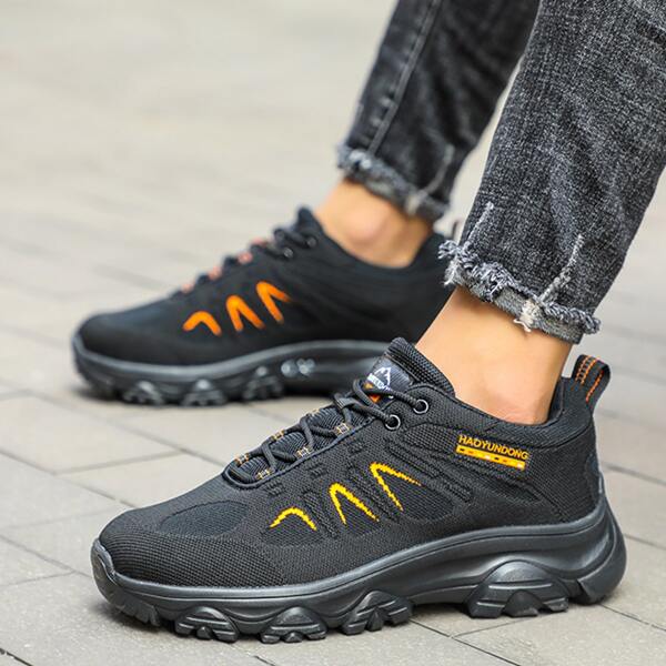 

Men Letter Patch Lace-up Front Running Sneakers, Black