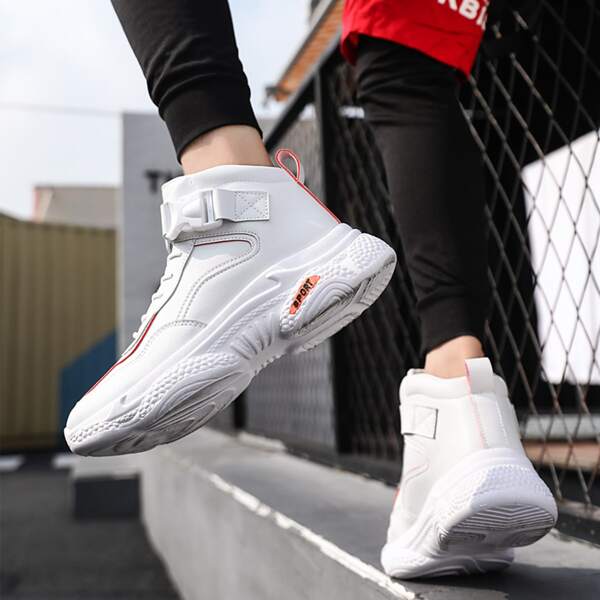 

Men Buckle Decor Lace-up Sneakers, White
