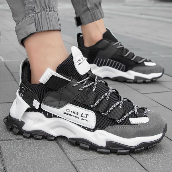 

Men Colorblock Lace Up Front Sneakers, Black