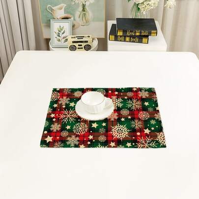 印有聖誕格子及雪花紋的餐墊