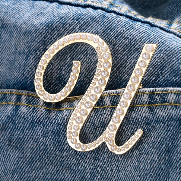 

Faux Pearl Letter Decor Brooch, Gold