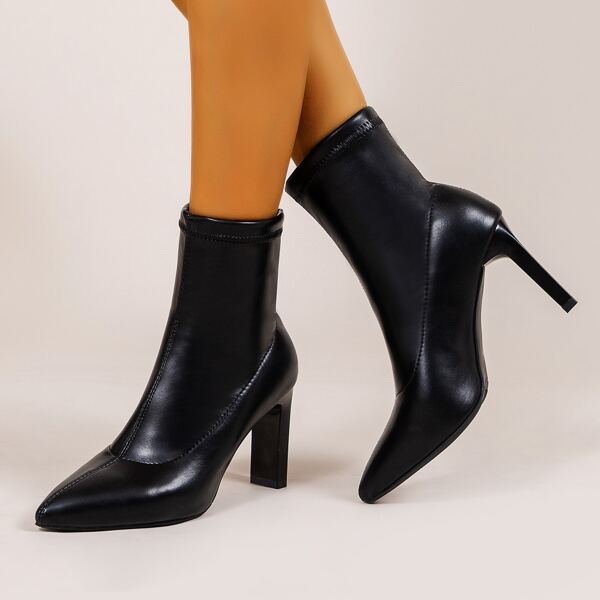 

Minimalist Slip On Chunky Classic Boots, Black